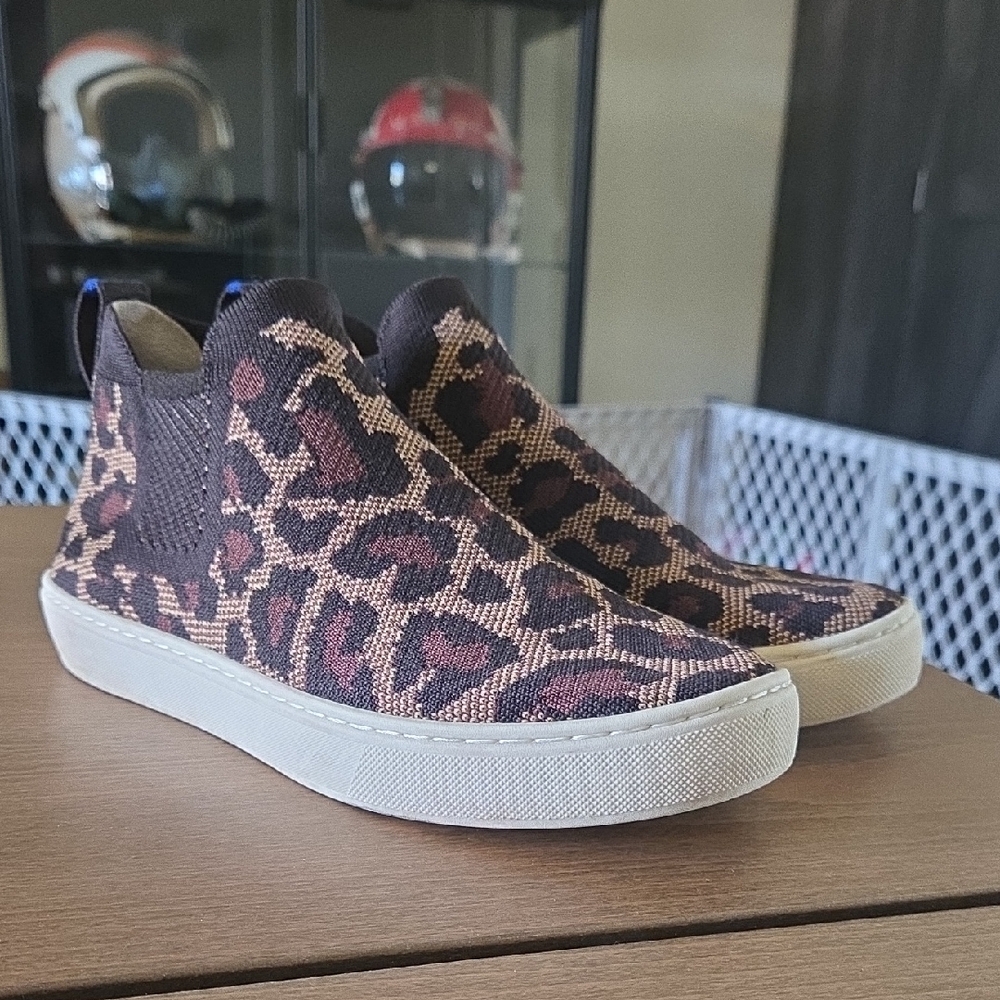 Rothy's Leopard Print Chelsea